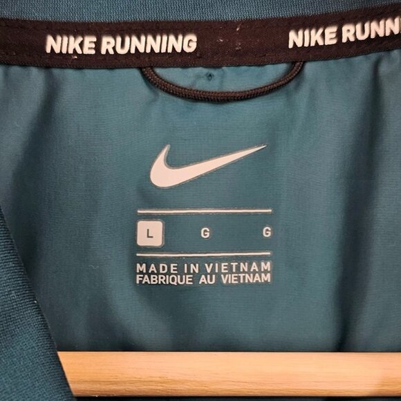 Nike Womens L Aerolayer Thermore Lightweight Repel Vest - Picture 4 of 12